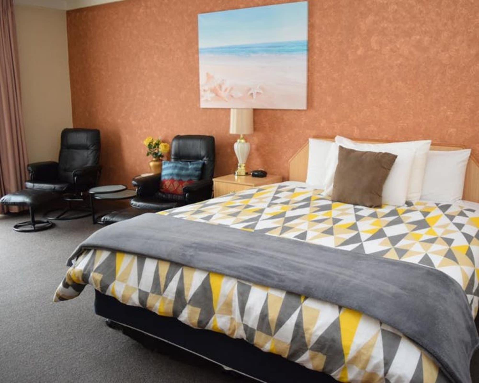 Golden Age Motor Motel 4*