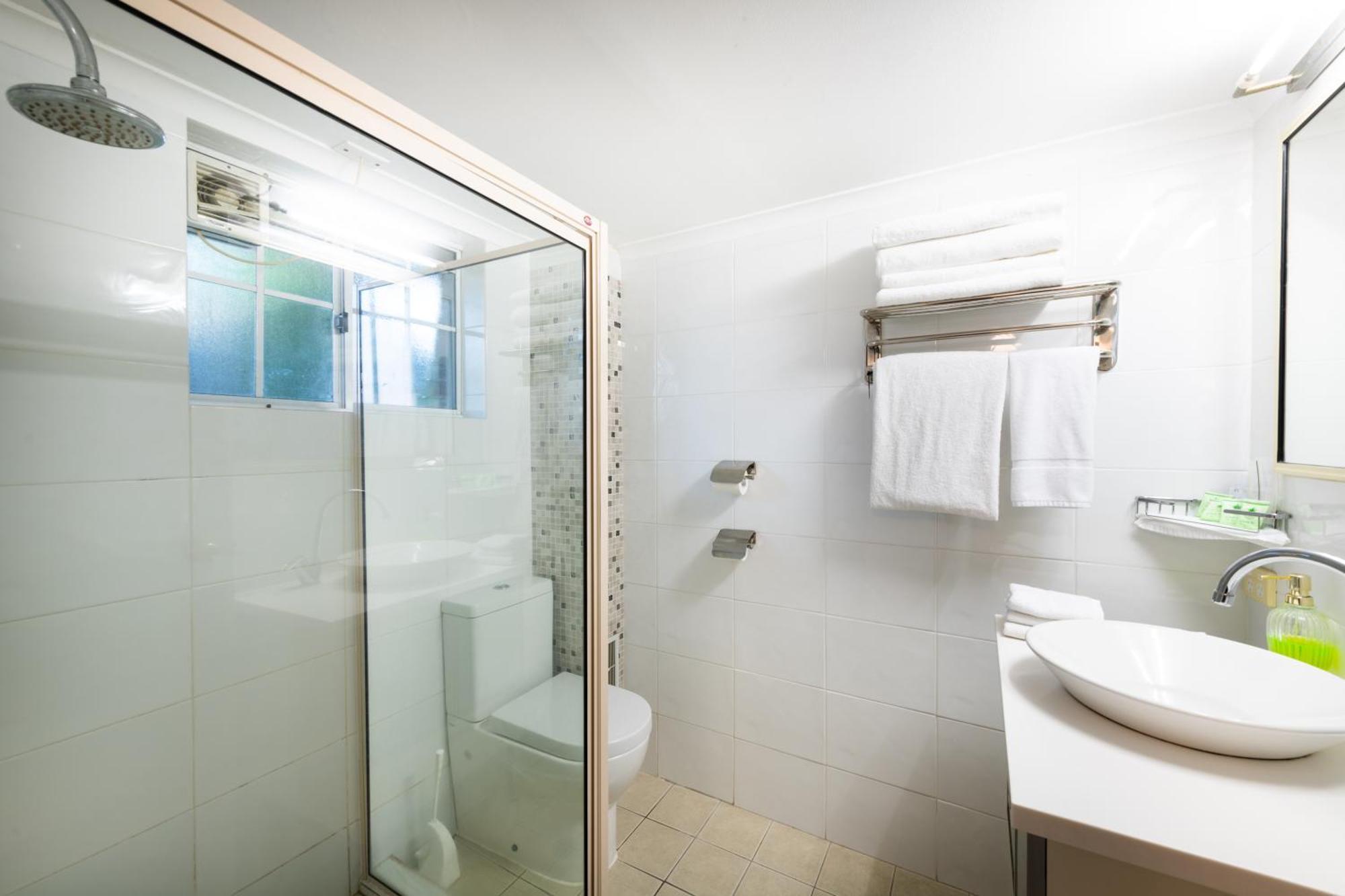 Golden Age Motor Motel 4*