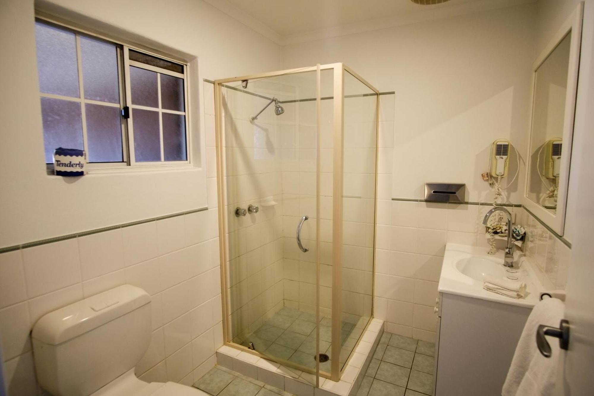 Golden Age Motor Motel 4*